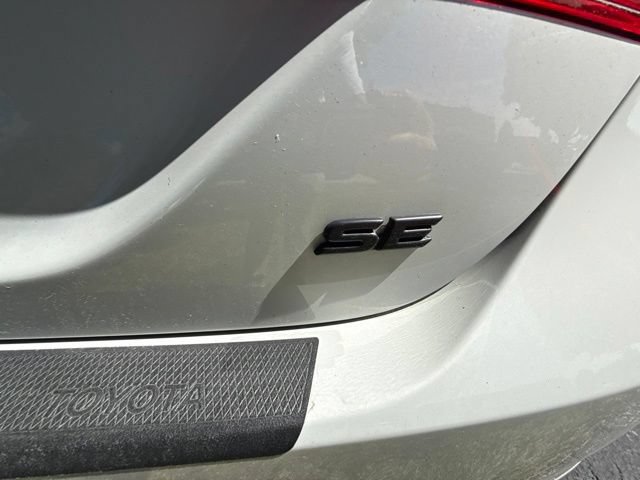 Used 2023 Toyota Camry SE w/ Cold Weather Package FWD image 23