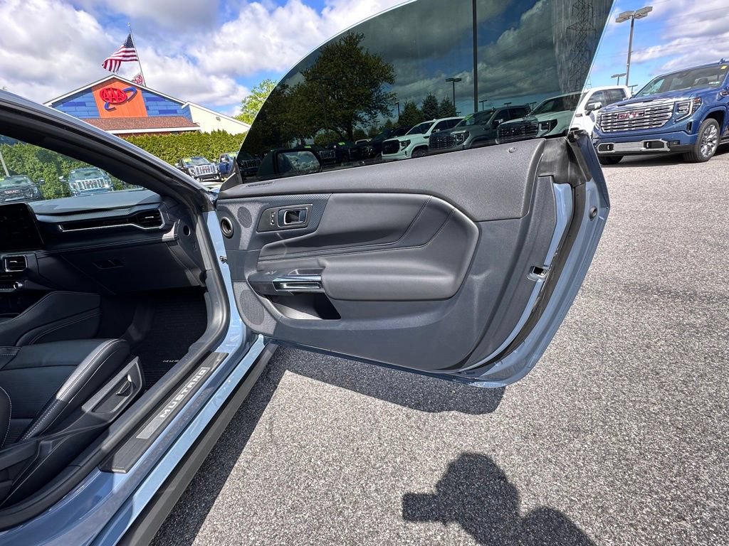 Used 2024 Ford Mustang GT Premium RWD image 13