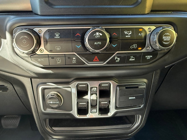 Used 2021 Jeep Wrangler Willys image 24