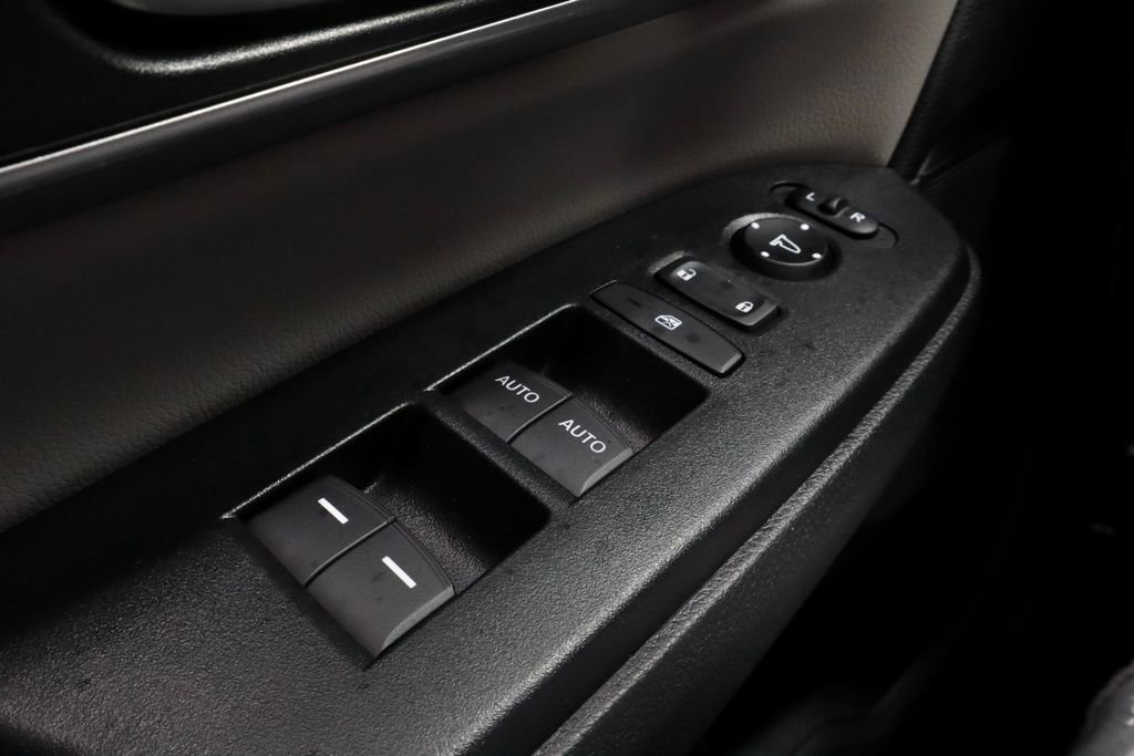 Used 2018 Honda CR-V Touring image 27