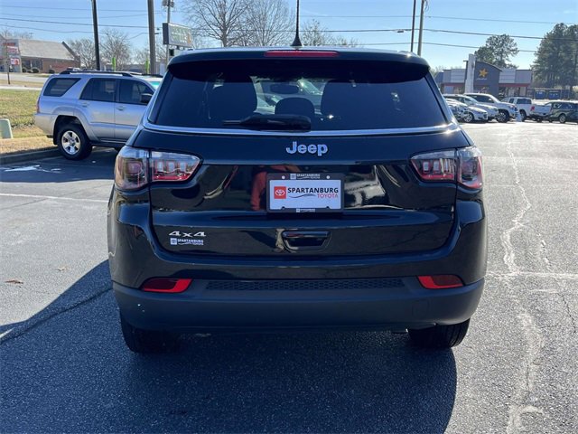 Used 2024 Jeep Compass Sport image 4