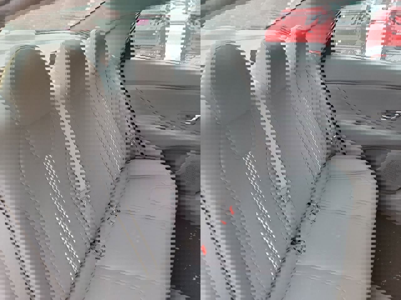 Used 2021 Hyundai Elantra SEL image 20