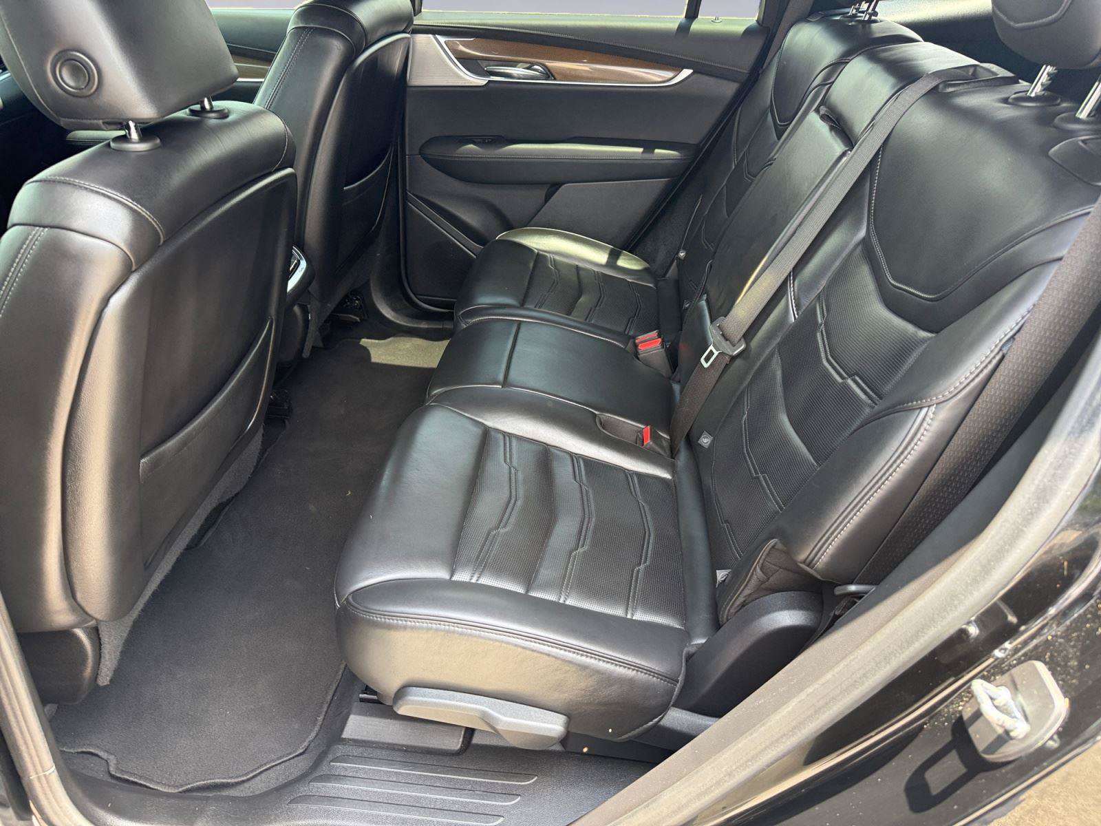 Used 2023 Cadillac XT6 Premium Luxury w/ Platinum Package AWD/4WD image 17