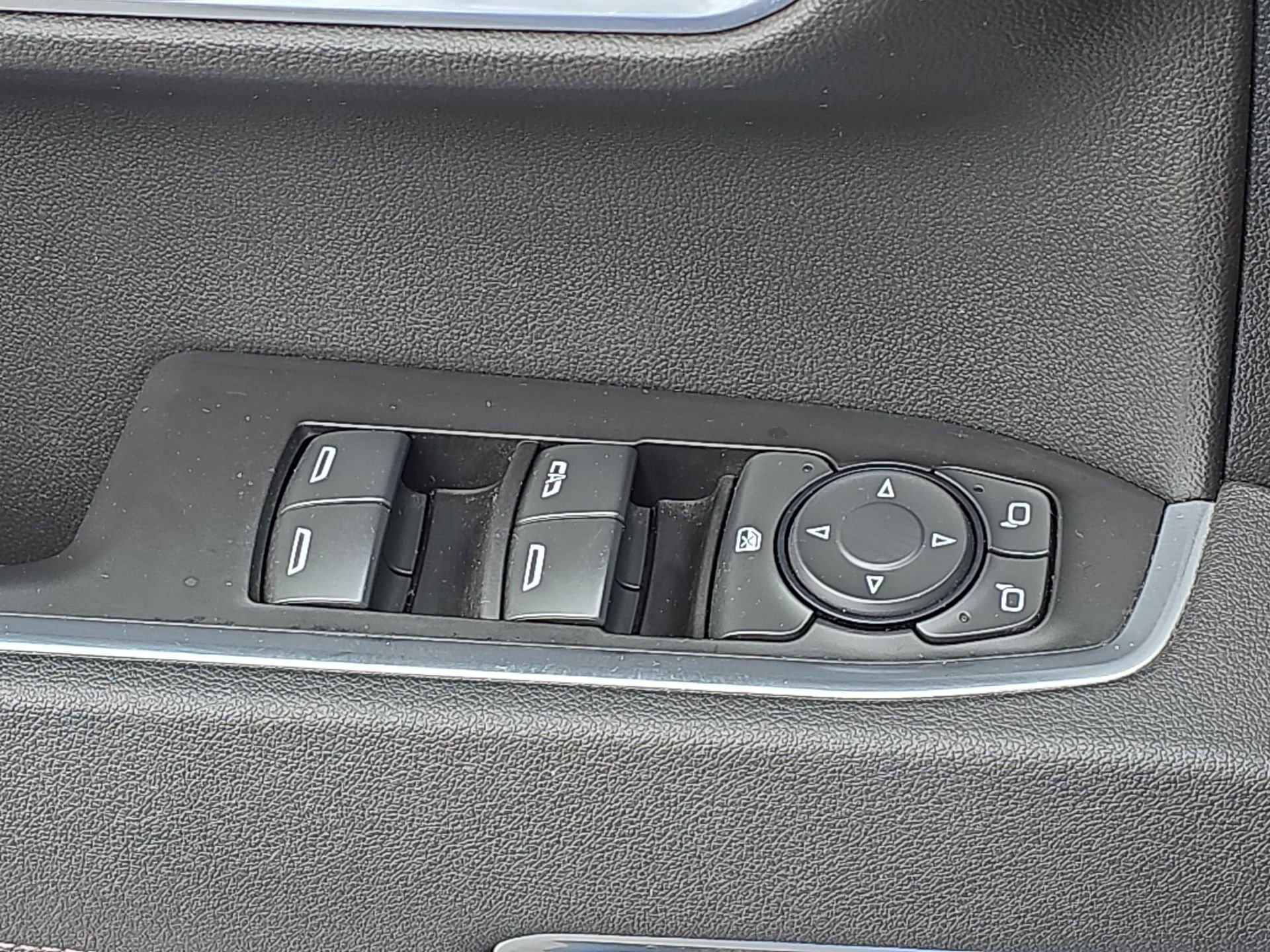 Used 2025 Chevrolet Silverado 1500 LT image 27