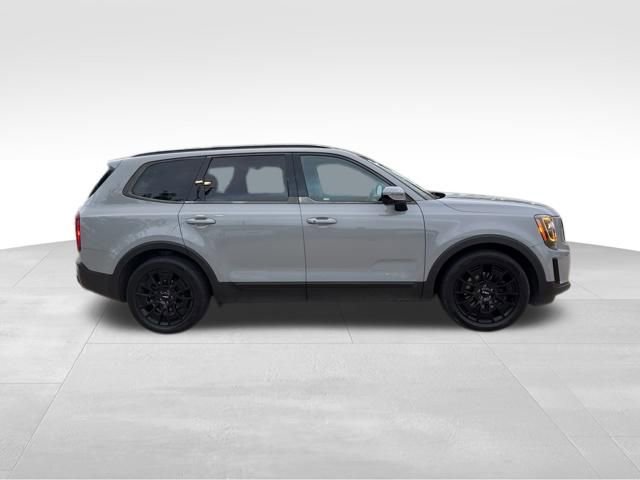 Certified 2022 Kia Telluride SX w/ Nightfall Edition Package AWD/4WD image 2