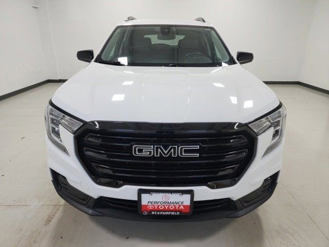 Used 2022 GMC Terrain SLT w/ Elevation Edition image 6