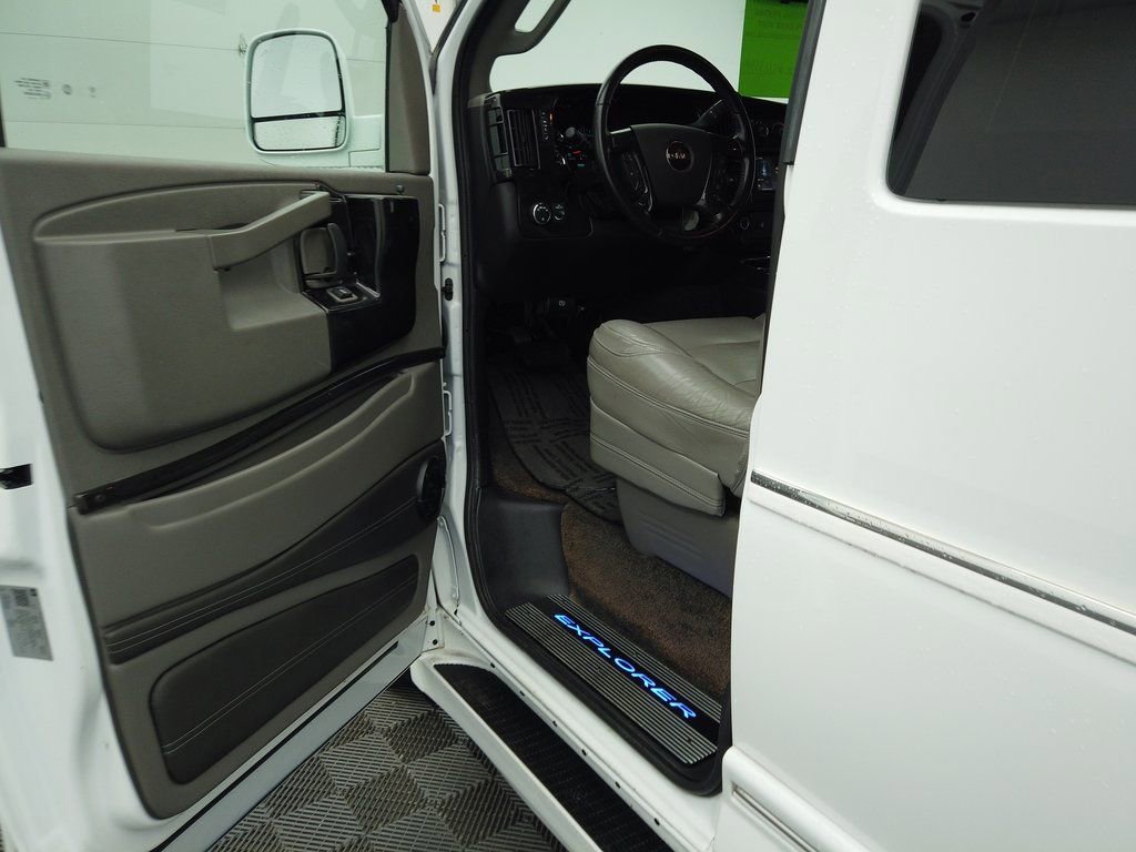 Used 2020 GMC Savana 2500 Extended w/ Enhanced Convenience Package image 16