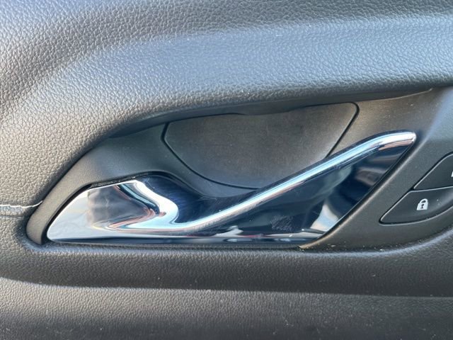 Used 2023 GMC Acadia SLE w/ Driver Convenience Package image 10