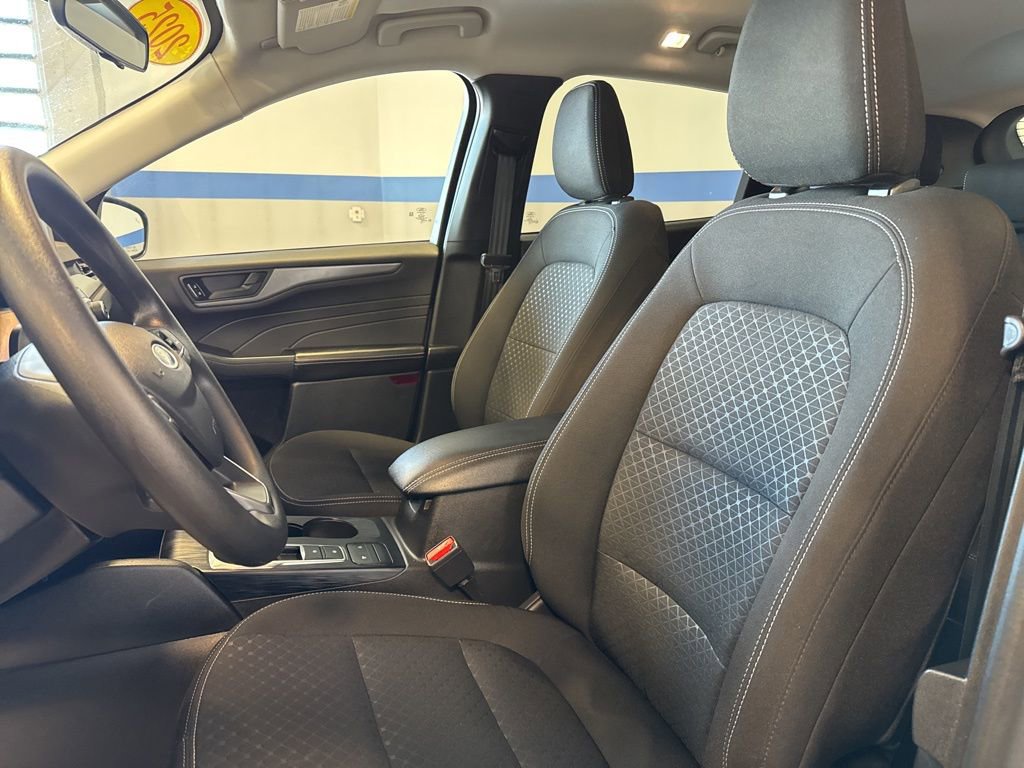 Used 2025 Ford Escape Active AWD/4WD image 21