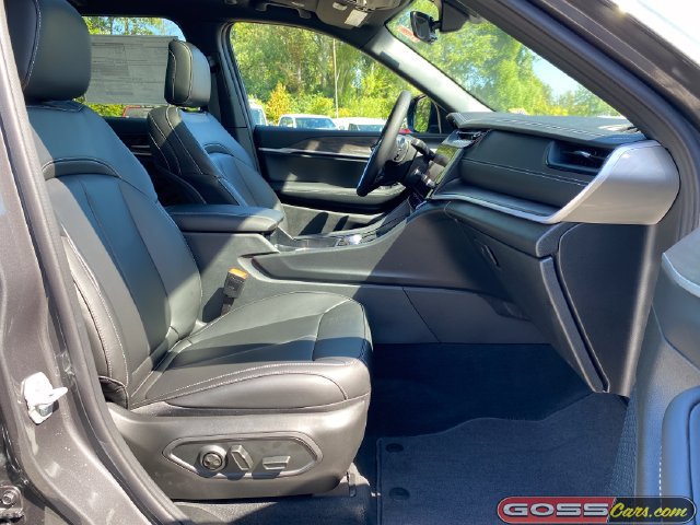 New 2026 Jeep Grand Cherokee Limited w/ Limited Altitude Package AWD/4WD image 6