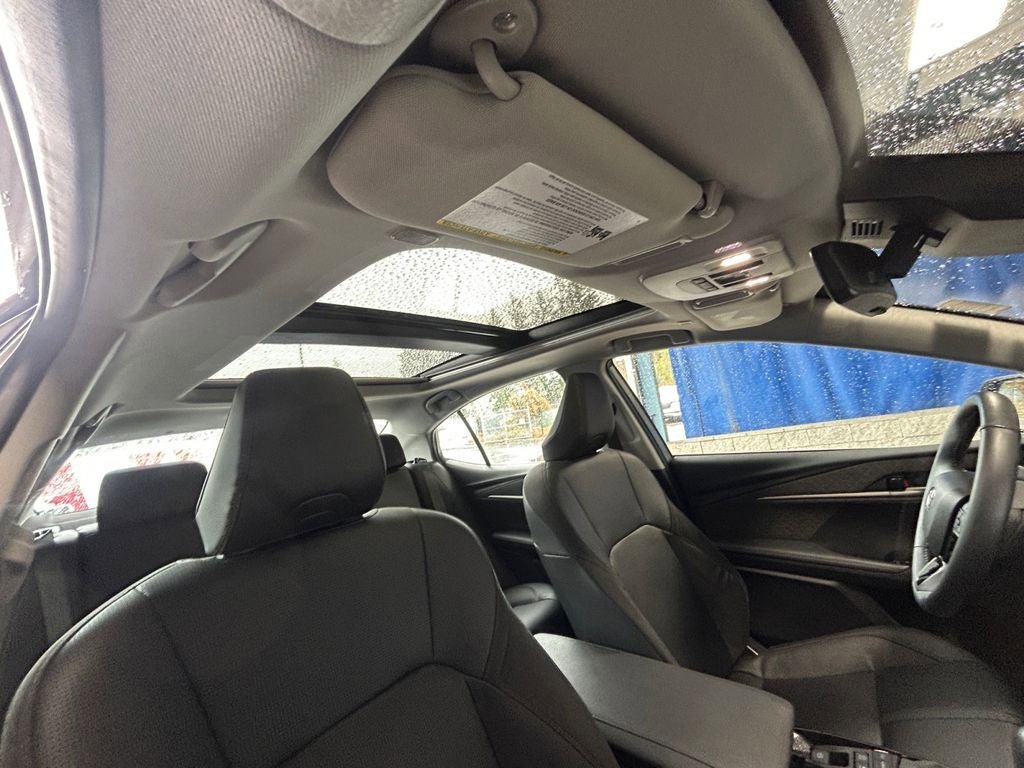 Used 2025 Toyota Camry XLE AWD/4WD image 28