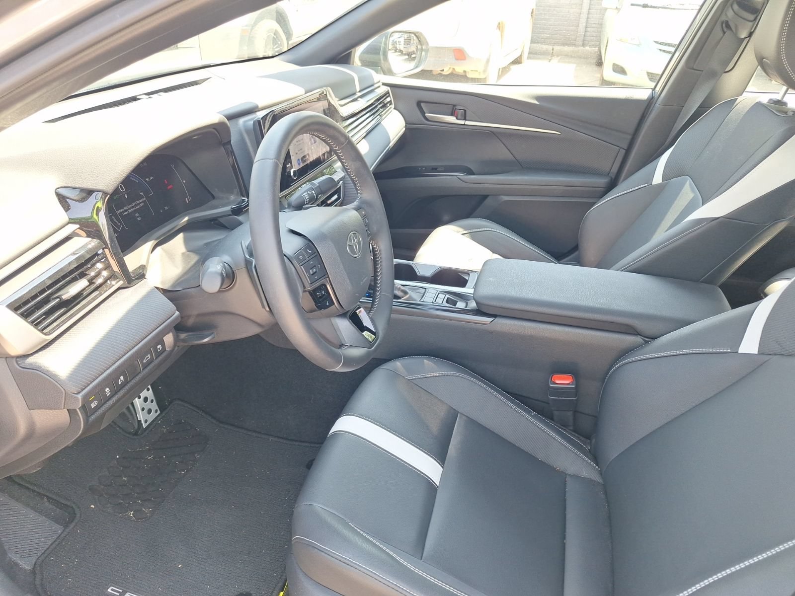 Used 2026 Toyota Camry SE FWD image 15