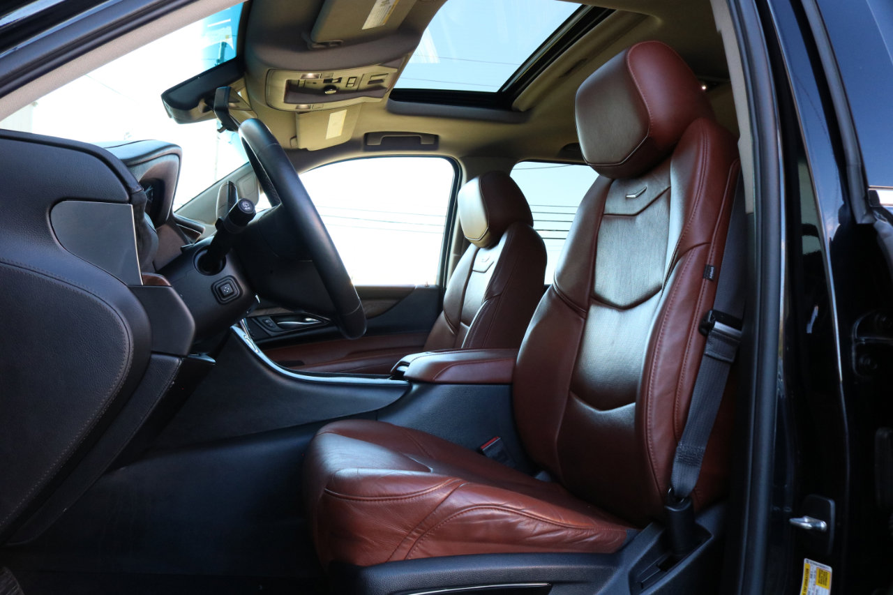 Used 2017 Cadillac Escalade Premium Luxury image 19