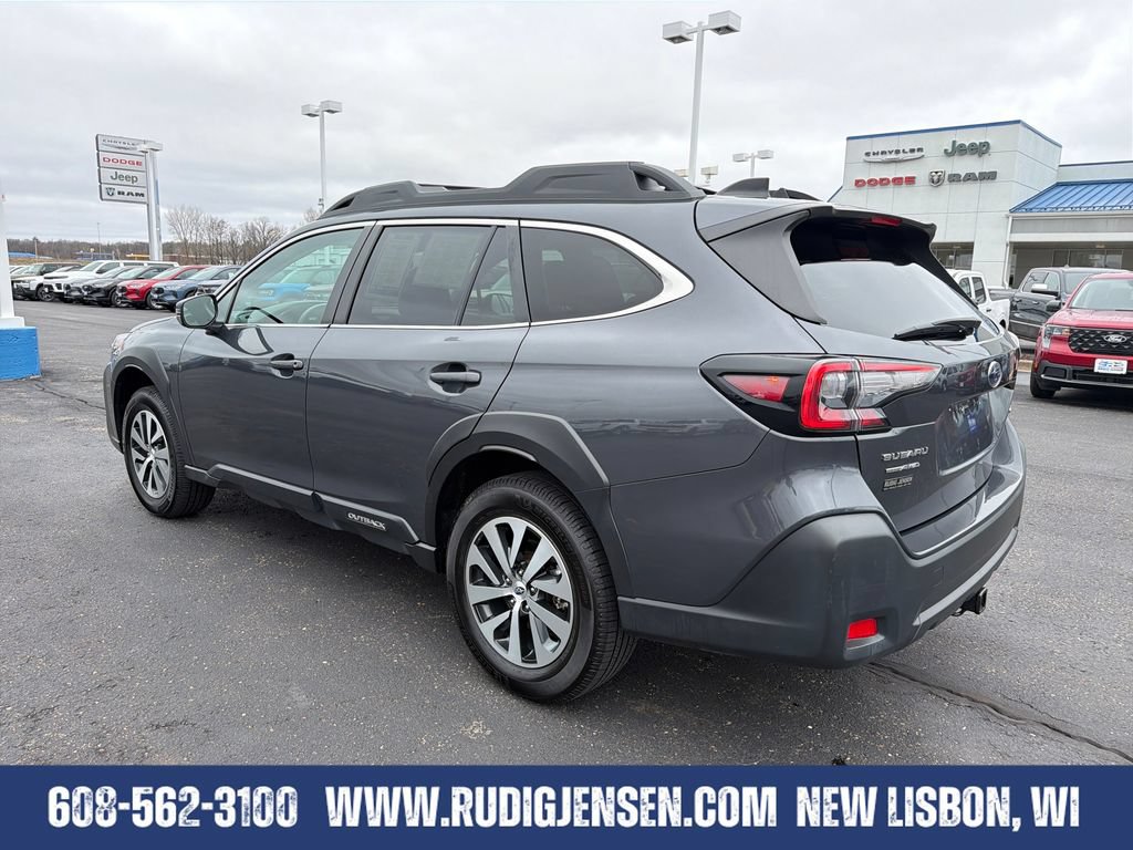 Used 2024 Subaru Outback Premium AWD/4WD image 3