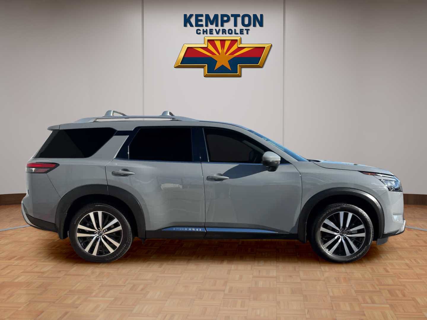 Used 2025 Nissan Pathfinder Platinum w/ Cargo Package FWD image 7