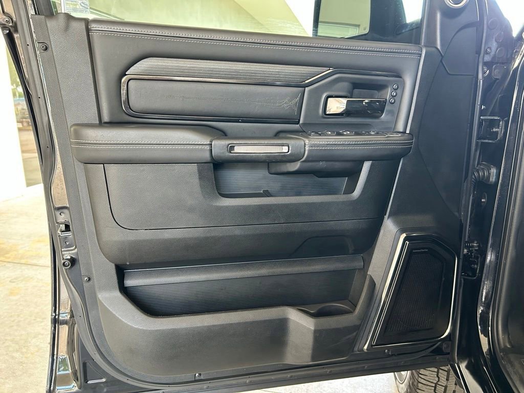 Used 2023 RAM 2500 Limited AWD/4WD image 32
