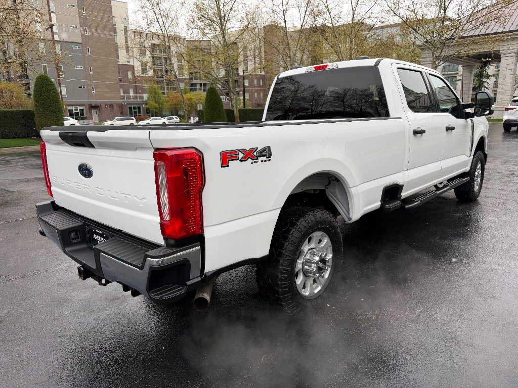 Used 2023 Ford F350 XLT w/ FX4 Off-Road Package image 7