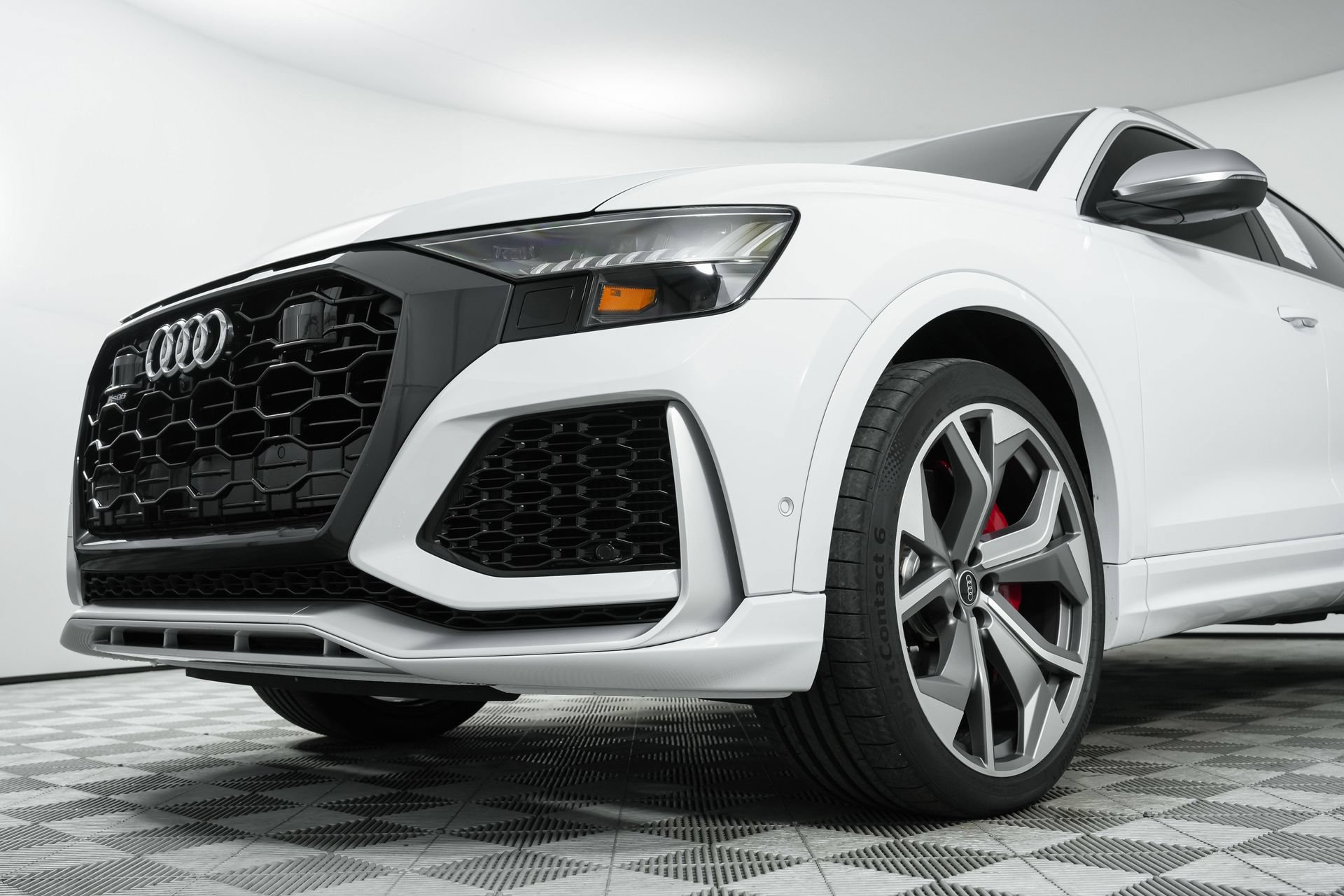 Used 2024 Audi RS Q8 AWD/4WD image 46