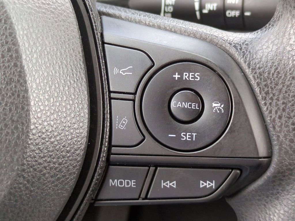 Used 2019 Toyota RAV4 XLE image 27