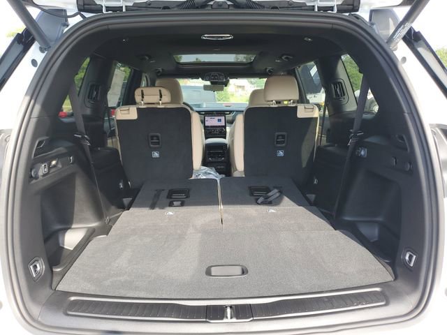 New 2025 Jeep Grand Cherokee L Limited w/ Luxury Tech Group II image 6