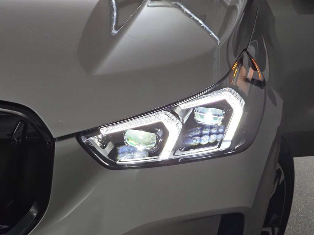 Used 2026 BMW X1 xDrive28i w/ M Sport Package AWD/4WD image 32