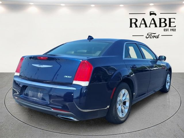 Used 2016 Chrysler 300 Limited RWD image 6