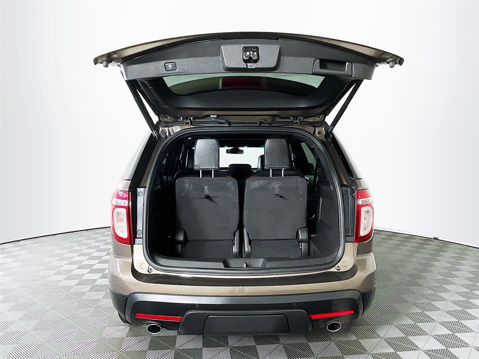 Used 2015 Ford Explorer Limited w/ Equipment Group 302A image 31