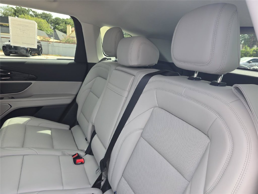 New 2026 Lincoln Nautilus Premier AWD/4WD image 11