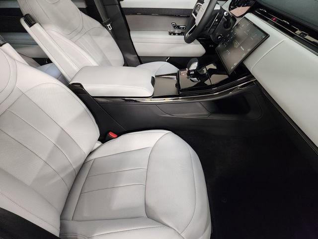 New 2026 Land Rover Range Rover Sport SE image 3