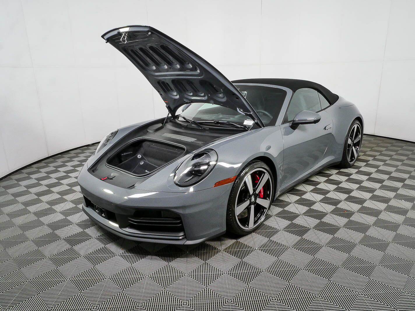 Certified 2026 Porsche 911 Carrera 4S AWD/4WD image 32