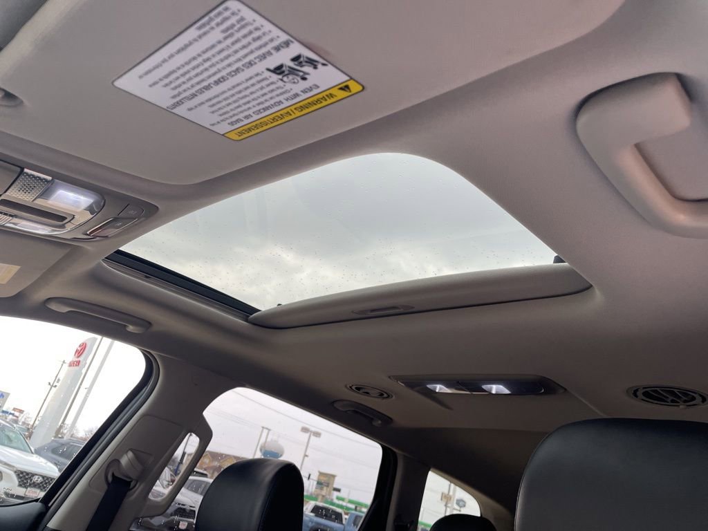 Used 2025 Kia Telluride S image 10