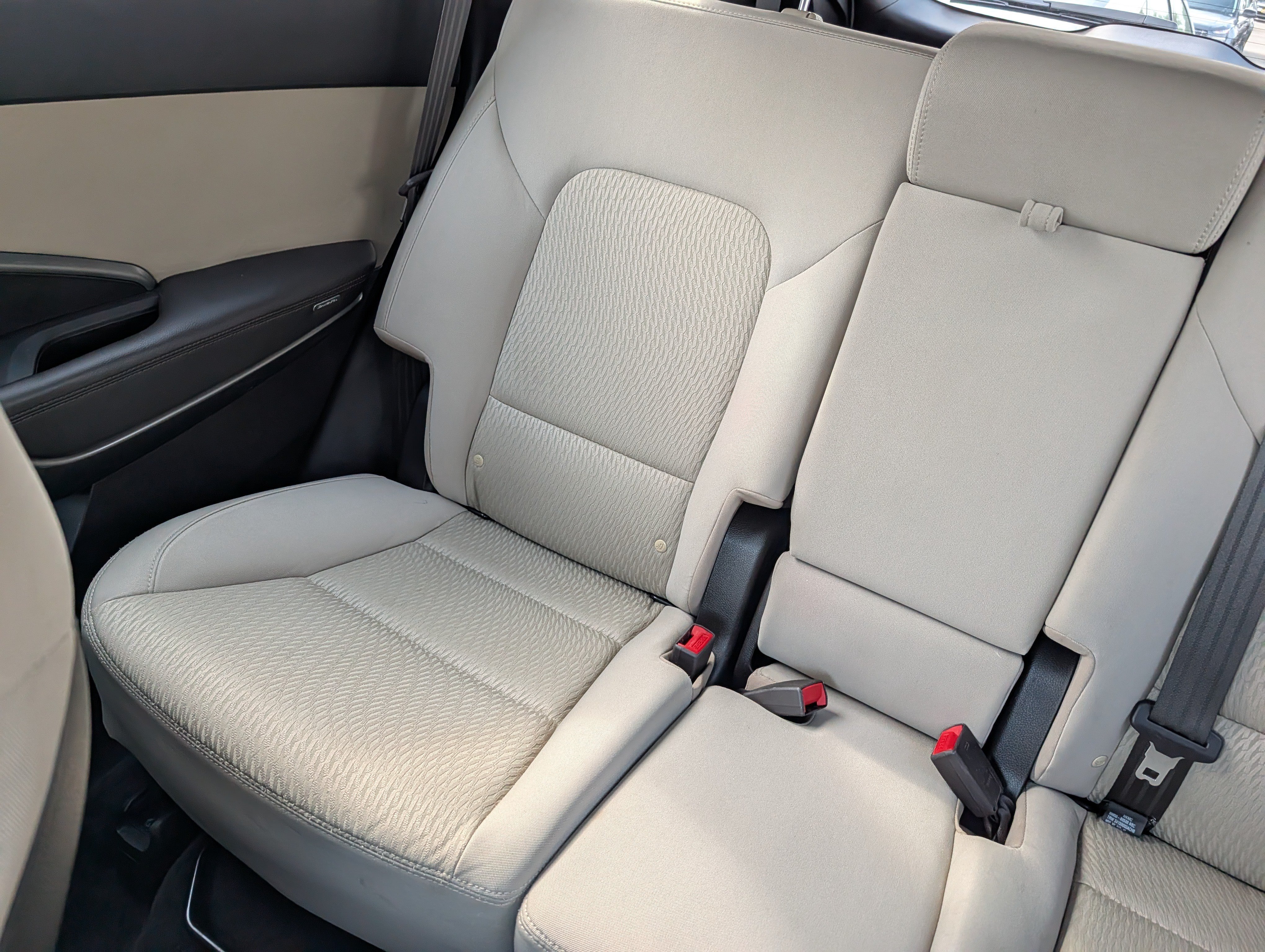 Used 2018 Hyundai Santa Fe SE AWD/4WD image 12