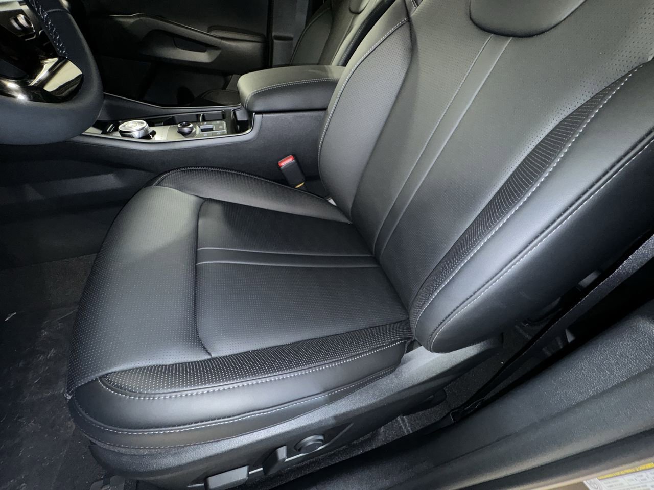 Certified 2025 Kia Sorento EX w/ EX Panoramic Sunroof Package image 17