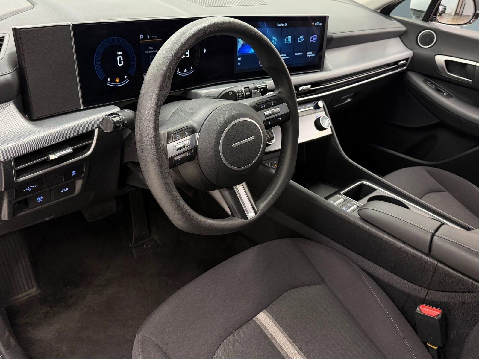 Used 2025 Hyundai Sonata SEL FWD image 3