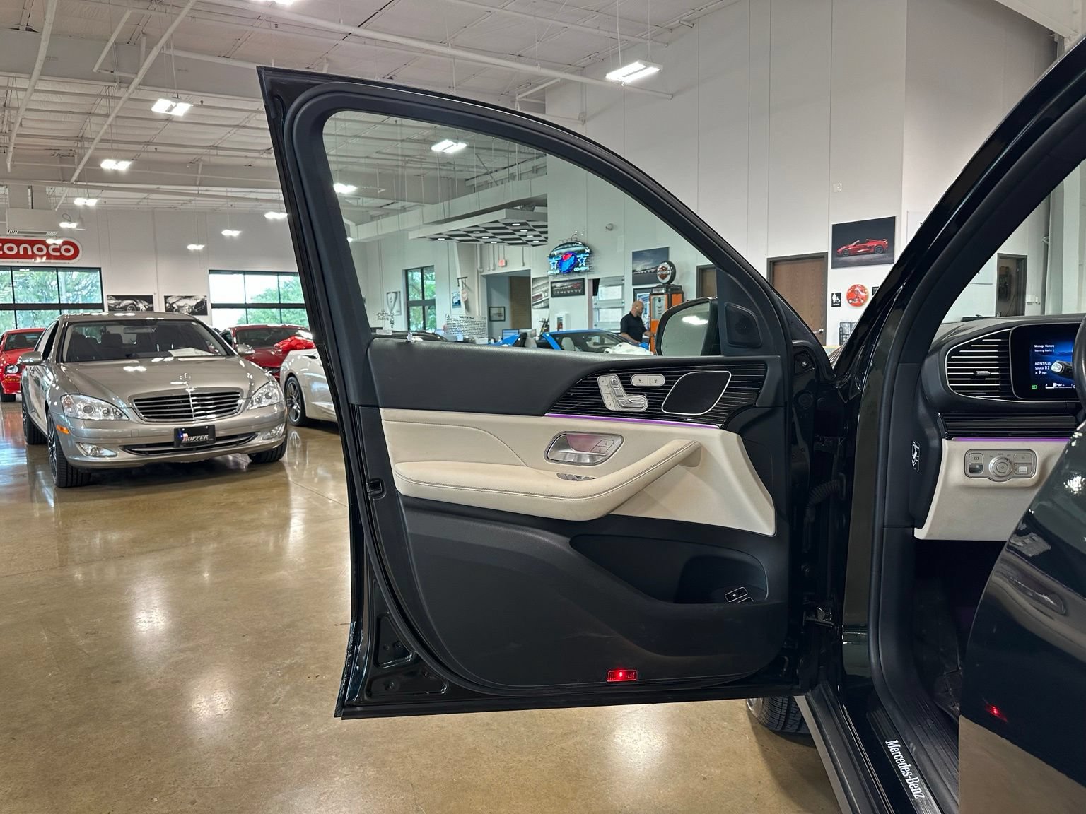 Used 2024 Mercedes-Benz GLE 450e 4MATIC image 9