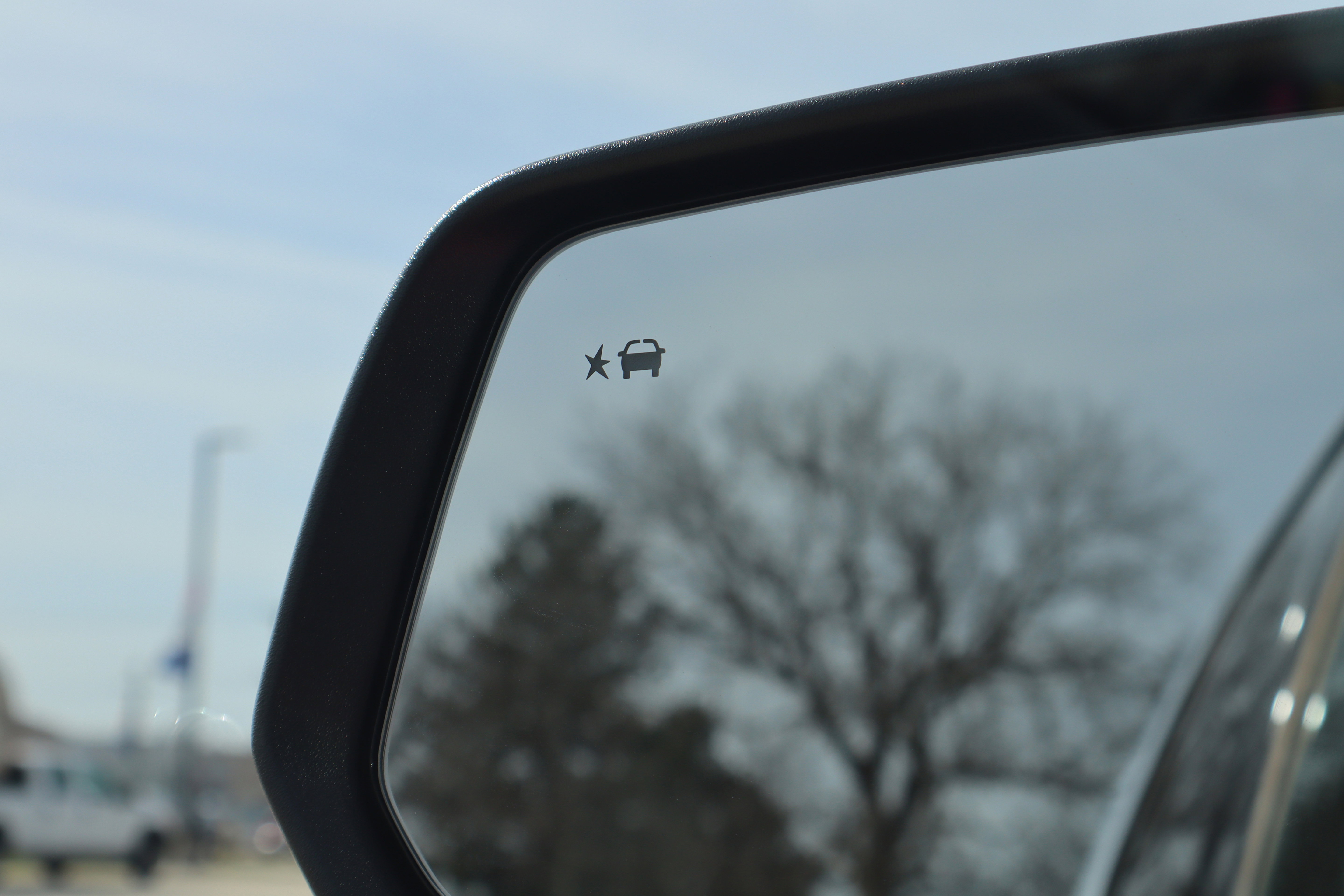 Used 2023 GMC Acadia SLE w/ Driver Convenience Package image 19