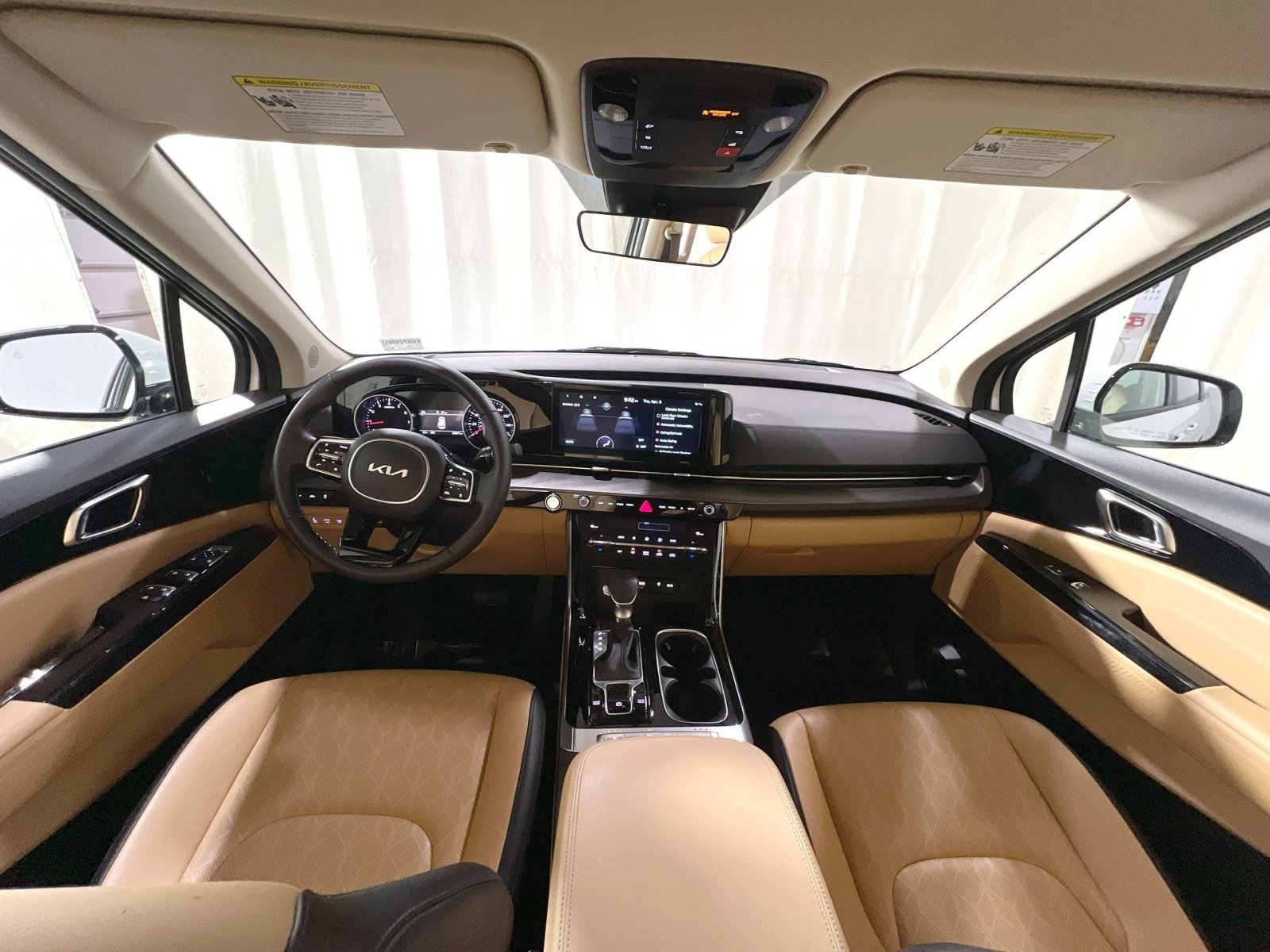 Used 2024 Kia Carnival EX image 36
