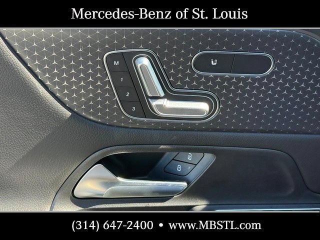 New 2026 Mercedes-Benz GLB 250 4MATIC image 14