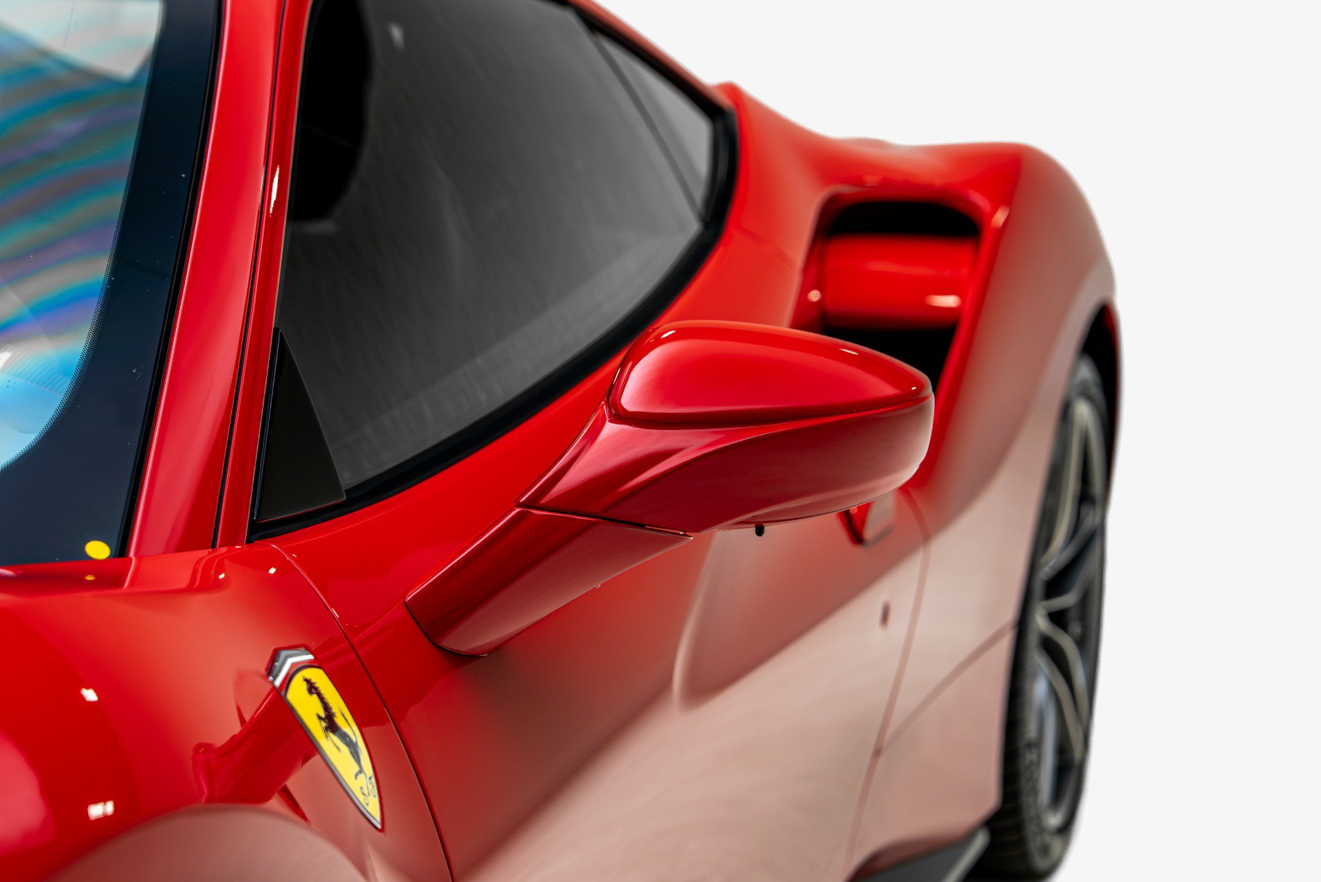 Used 2018 Ferrari 488 GTB RWD image 21