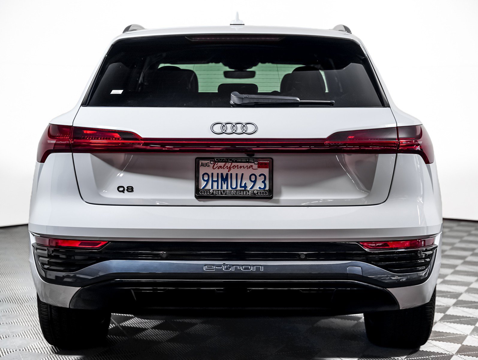 Used 2024 Audi Q8 e-tron Premium Plus w/ Premium Plus Package AWD/4WD image 9