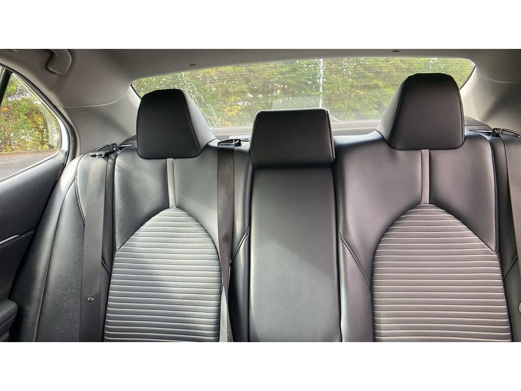 Used 2021 Toyota Camry SE image 8