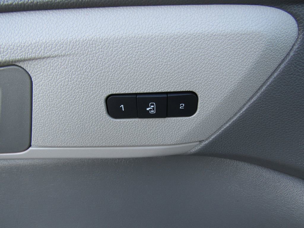 Used 2016 Chevrolet Traverse LT AWD/4WD image 12