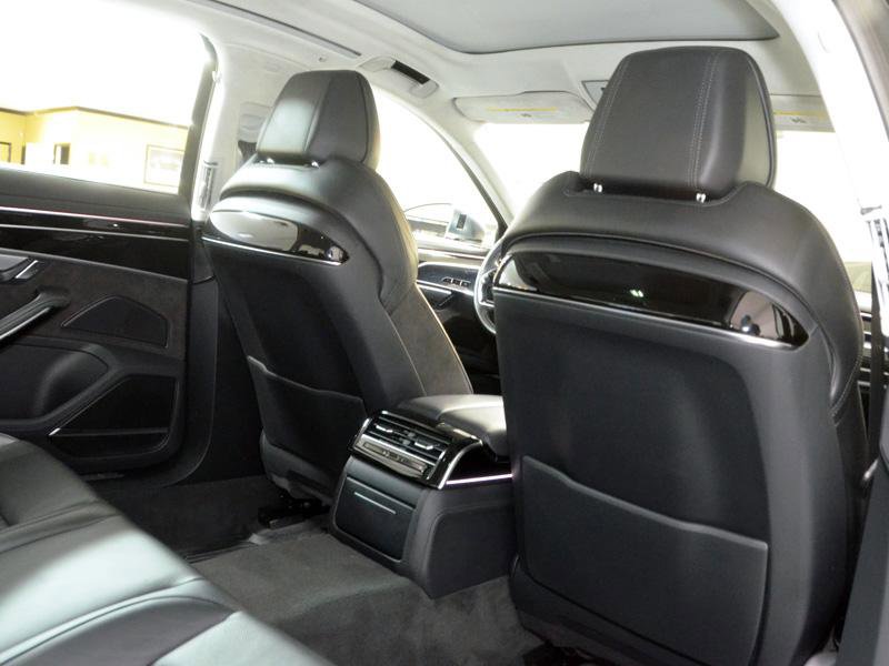 Used 2020 Audi S8 L image 30
