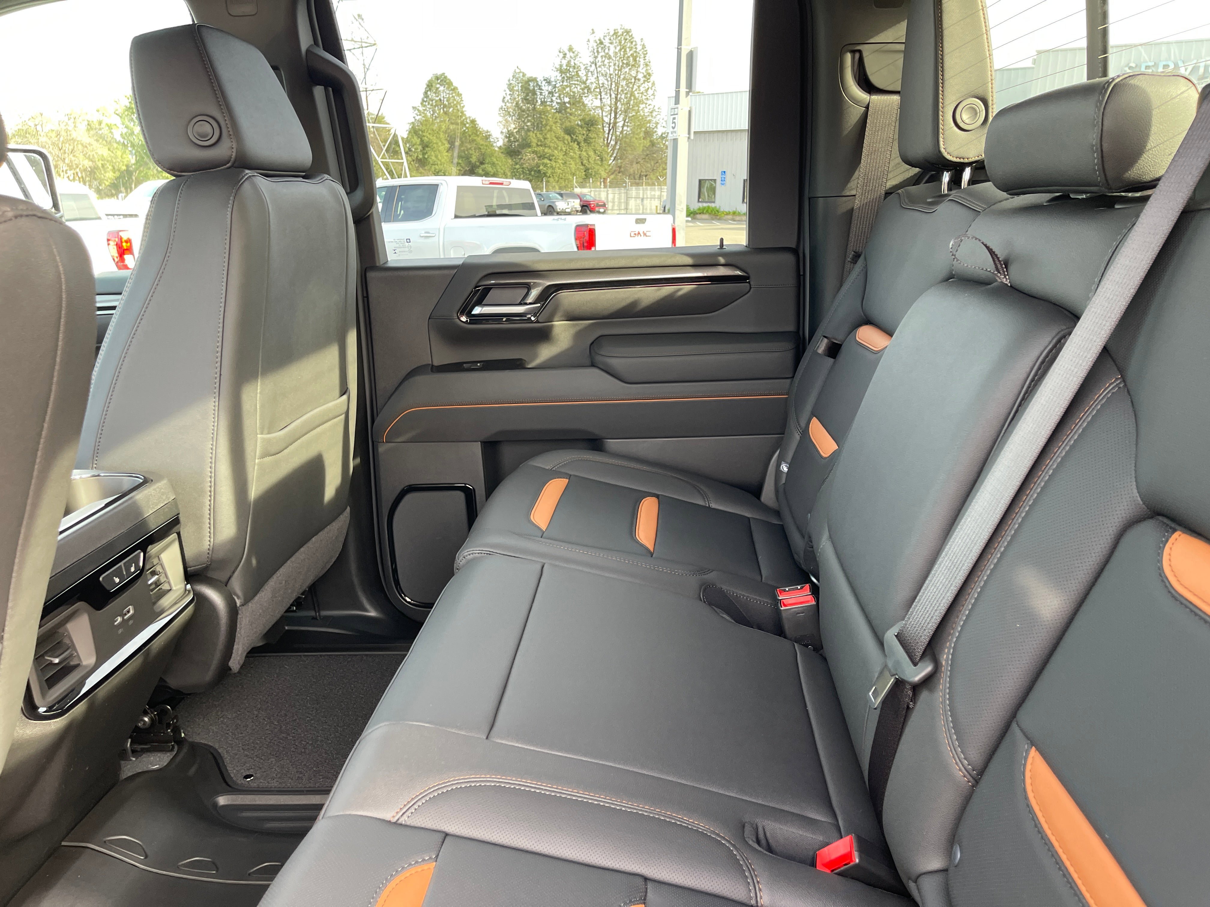 New 2026 GMC Sierra 2500 AT4 w/ Technology Package image 21