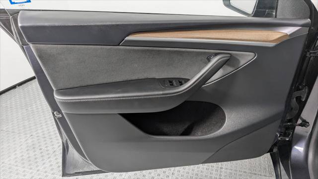Used 2024 Tesla Model Y Long Range image 12