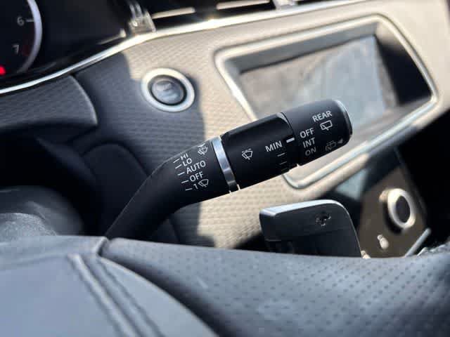 Used 2023 Land Rover Range Rover Evoque R-Dynamic S AWD/4WD image 14