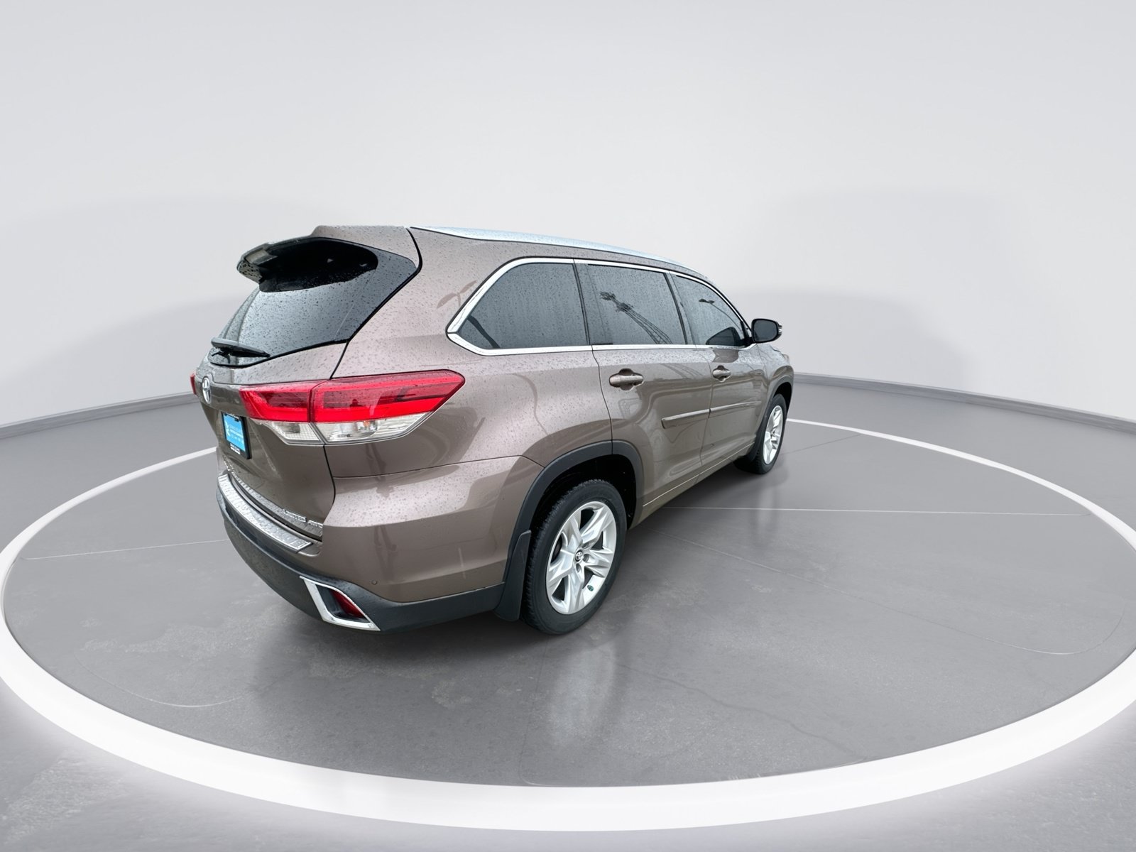 Used 2017 Toyota Highlander Limited AWD/4WD image 8