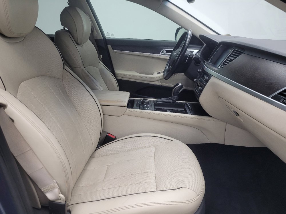 Used 2015 Hyundai Genesis 3.8 w/ Option Group 04 RWD image 21