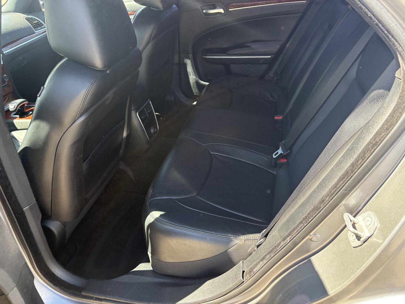 Used 2014 Chrysler 300 AWD w/ Driver Convenience Group image 14