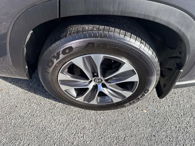 Used 2023 Toyota Highlander XLE image 16